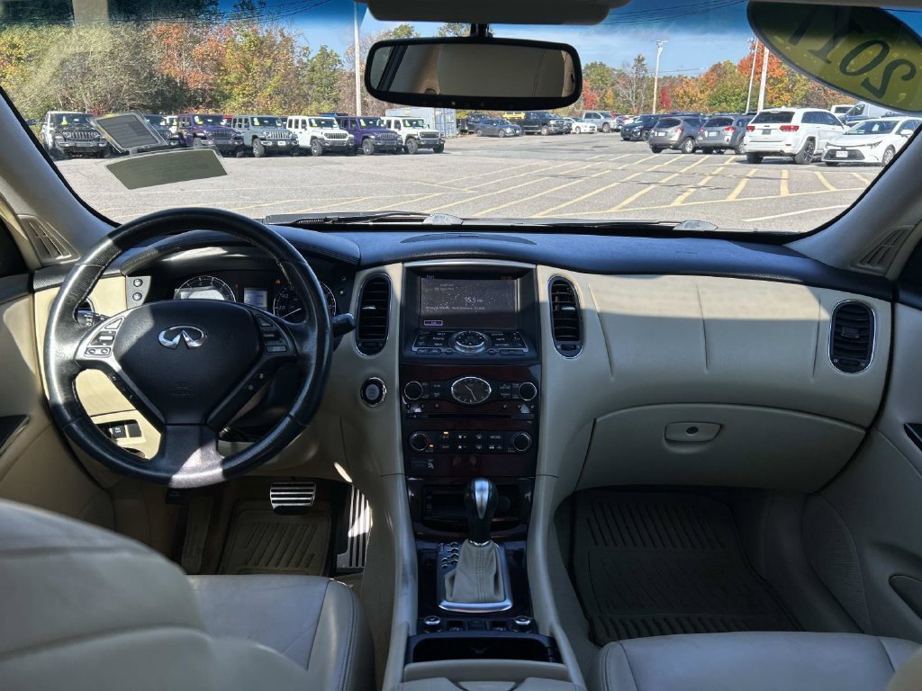 Used 2017 Black INFINITI Base image 18