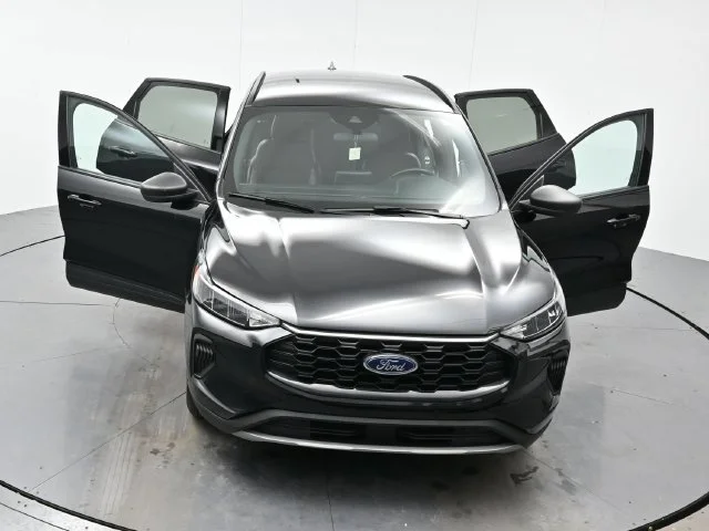 Used 2025 Agate Black Metal Ford ST-Line image 42