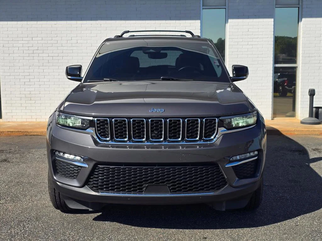 Used 2022 Gray Jeep Limited image 10