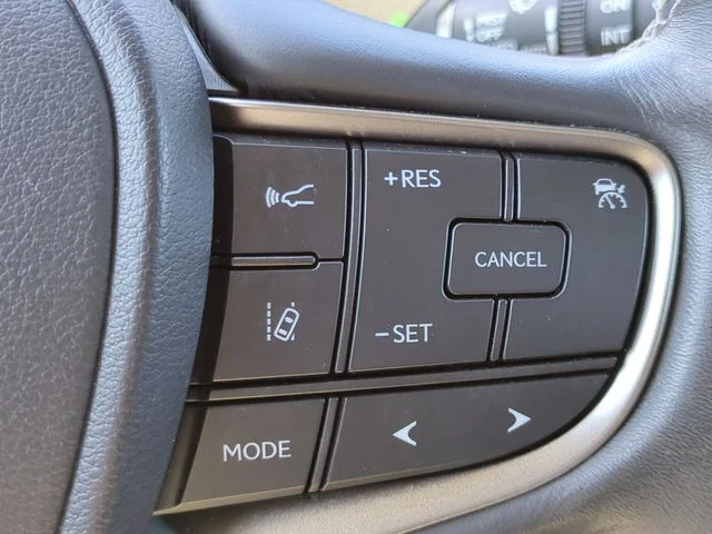 Used 2020 Silver Lexus 250h Base image 22