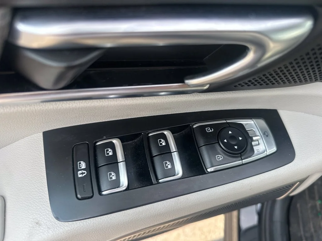 Used 2020 Black Kia EX image 11