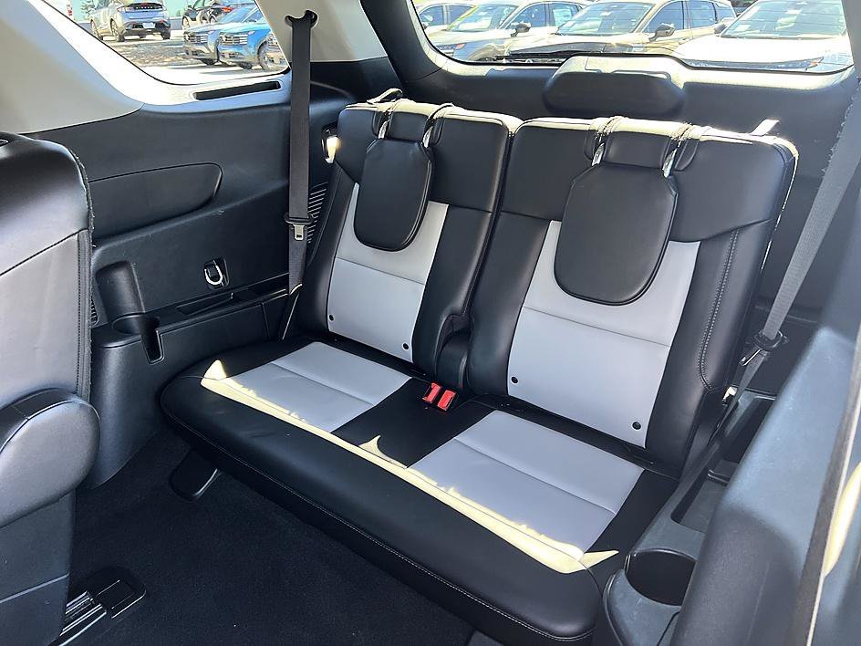 Used 2023 White Metallic Ford XLT image 29
