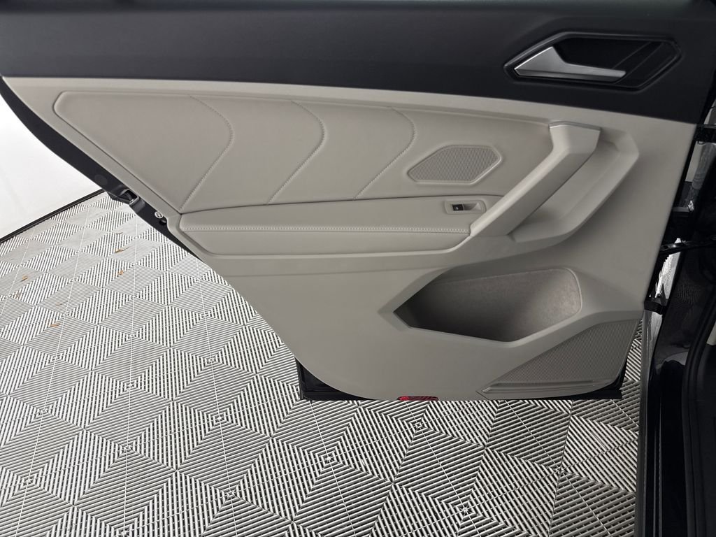 2024 Volkswagen Tiguan SE R-LINE BLACK - Photo 12