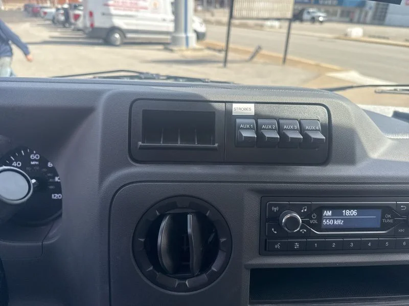 New 2026 Oxford White Ford E-350 SRW image 25