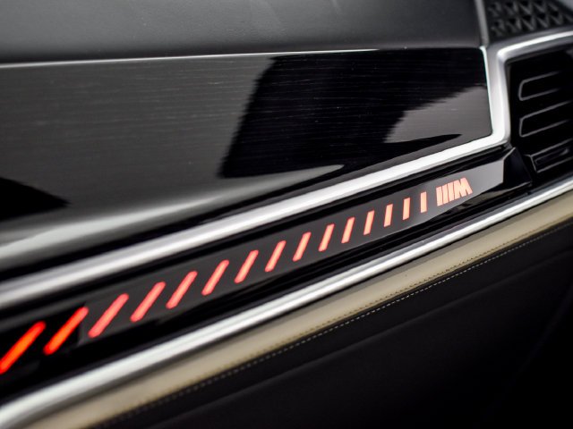Used 2025 Gray BMW M60i image 36