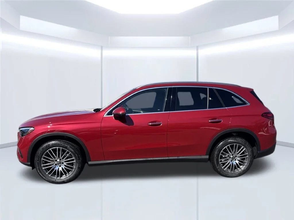 New 2027 MANUFAKTUR Patagonia Red Metallic Mercedes-Benz GLC 300 image 2