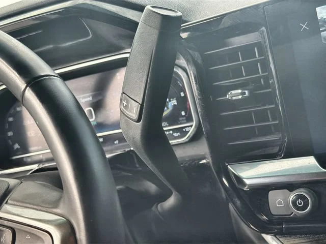 Used 2024 Summit White Chevrolet LT image 15
