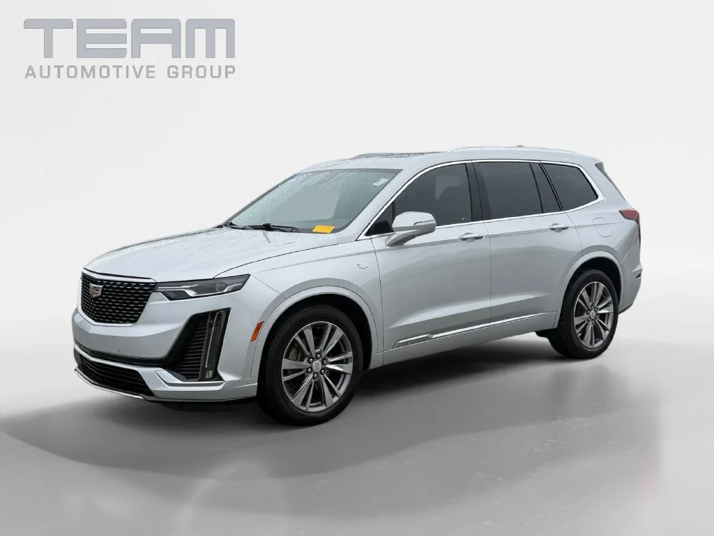 Used 2020 RADIANT SILVER METALLIC Cadillac FWD Premium Luxury image 3
