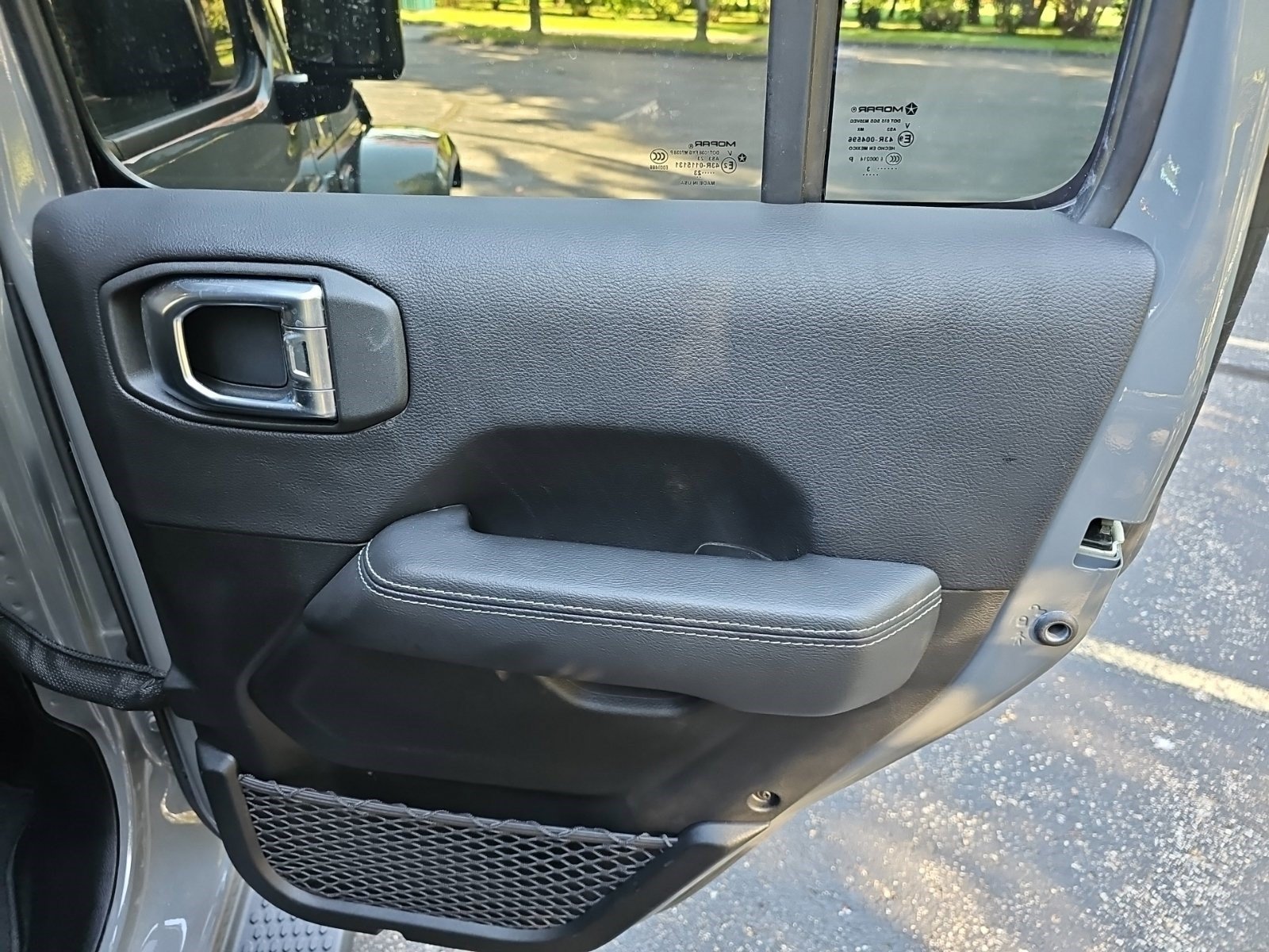 Certified Used 2023 Sting-Gray Clearcoat Jeep Sahara image 15