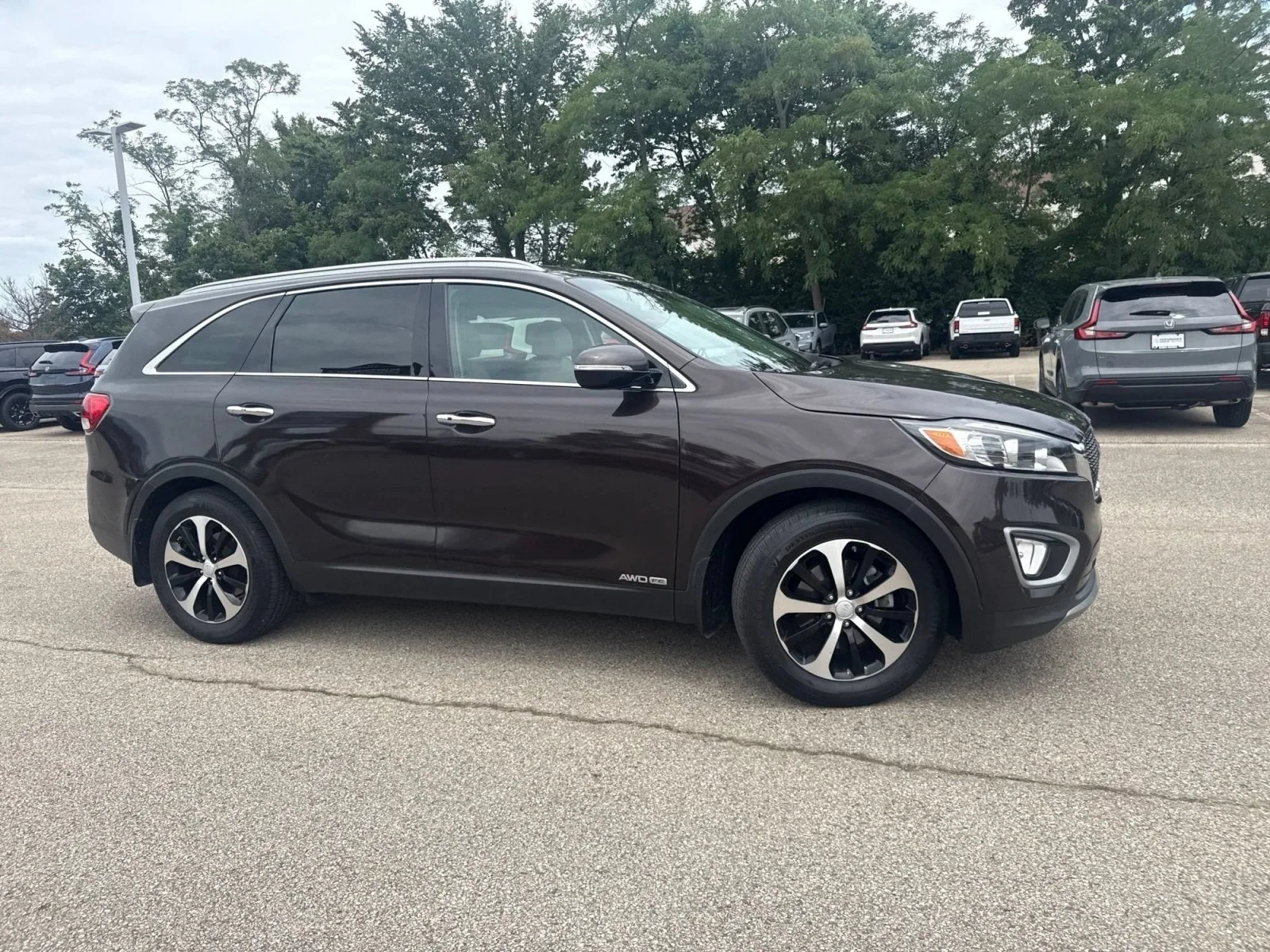 Used 2018 Polished Walnut Kia EX V6 image 25