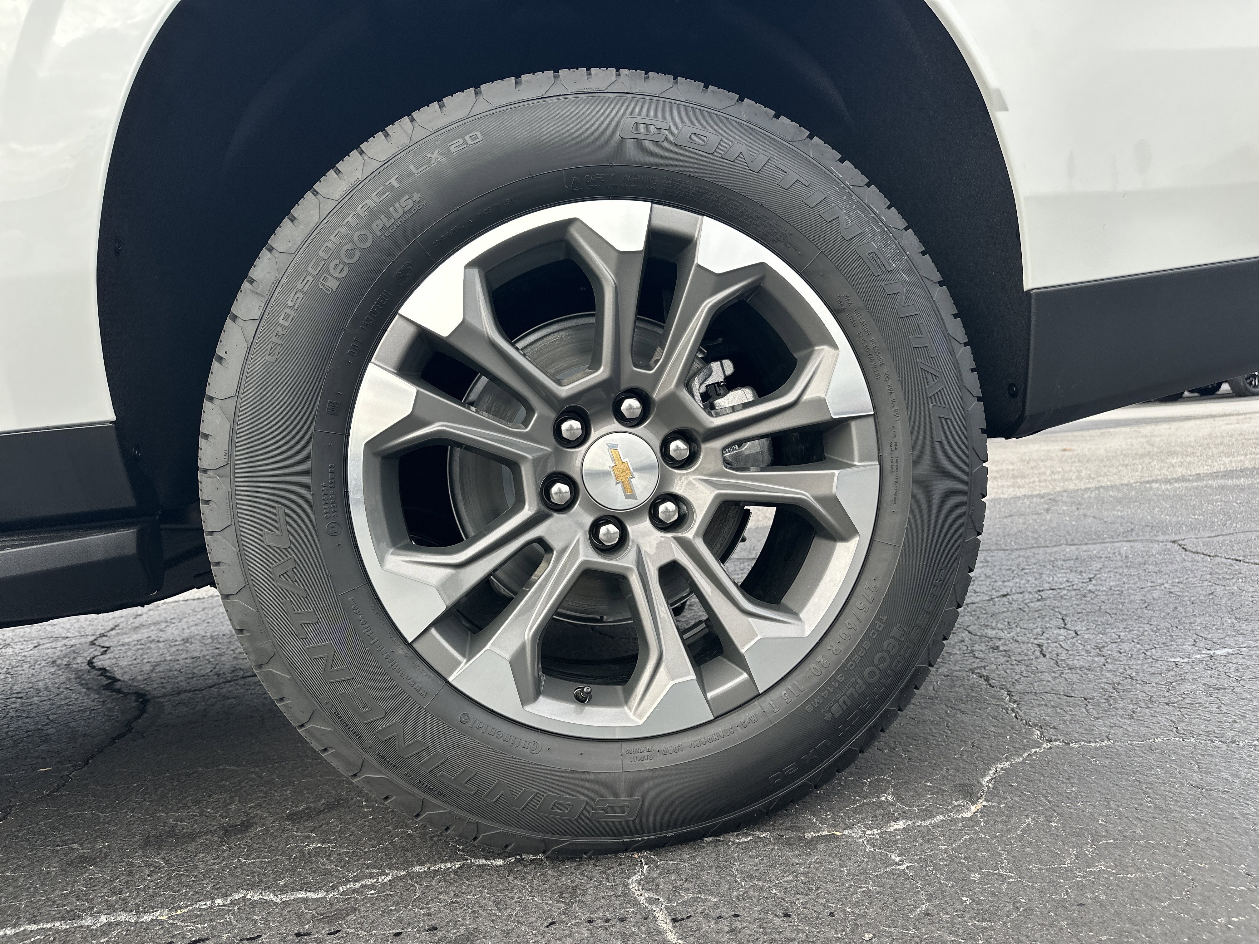 2026 Chevrolet Suburban LS - Photo 20