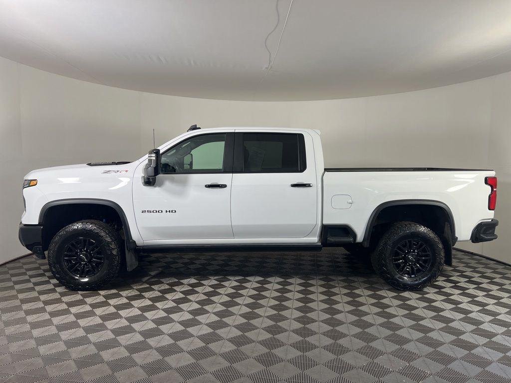 Used 2025 Summit White Chevrolet ZR2 image 33