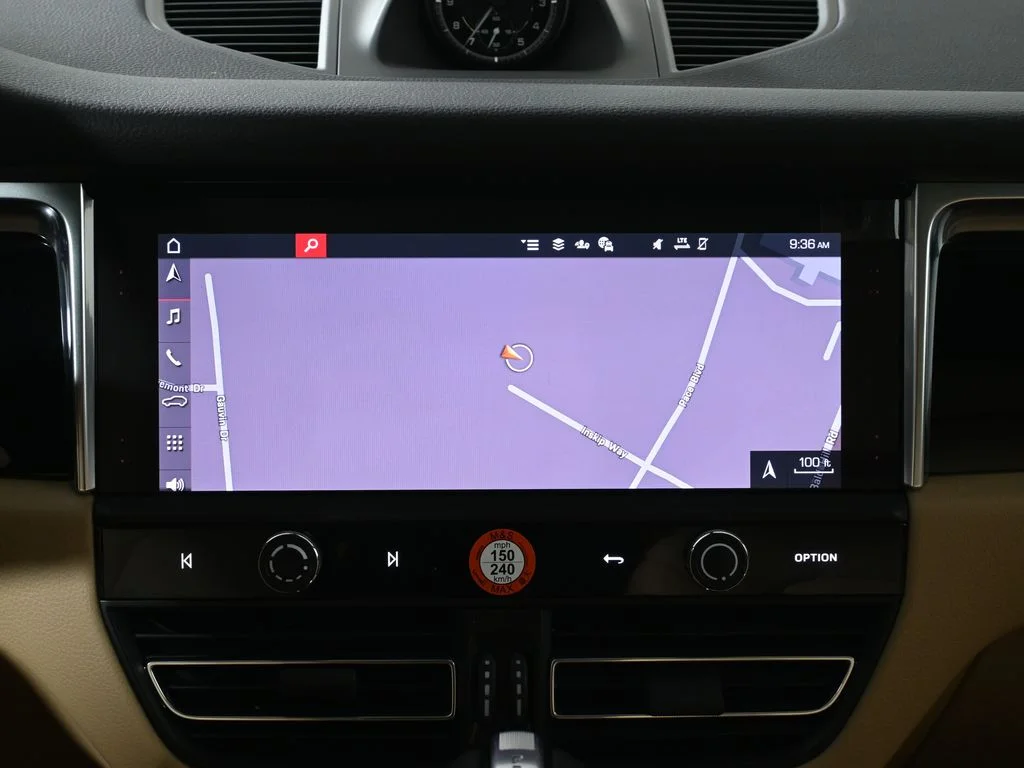 2026 Porsche Macan T - Photo 23
