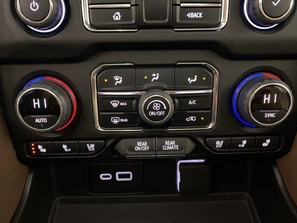 Used 2022 Pearl Chevrolet High Country image 22