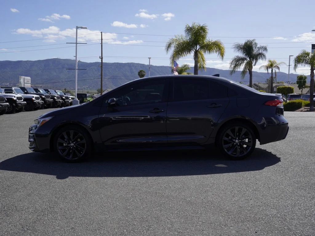 2025 Toyota Corolla SE - Photo 6