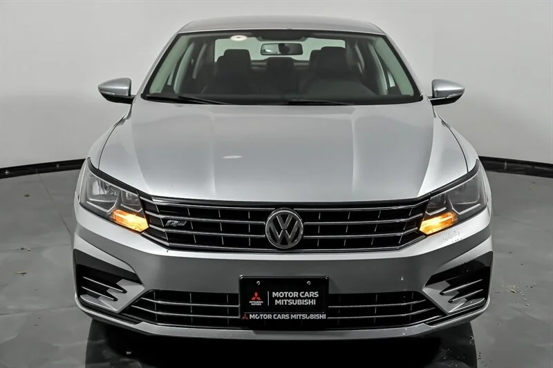Used 2018 Reflex Silver Metallic Volkswagen 2.0T R-Line image 4