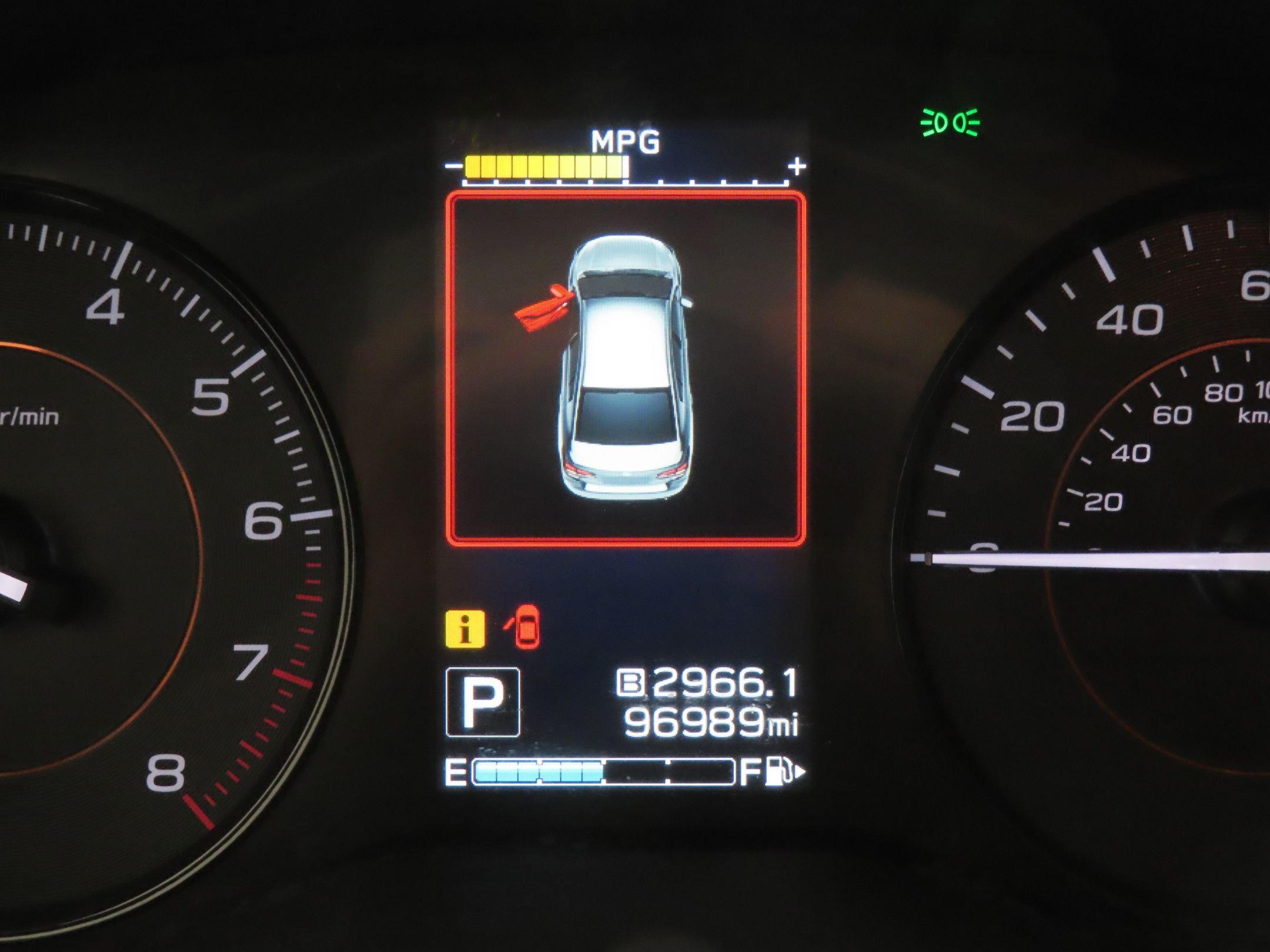 Used 2018 Silver Subaru 2.0i Premium image 11