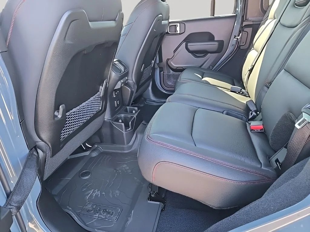 2025 Jeep Wrangler 4-Door Rubicon - Photo 70