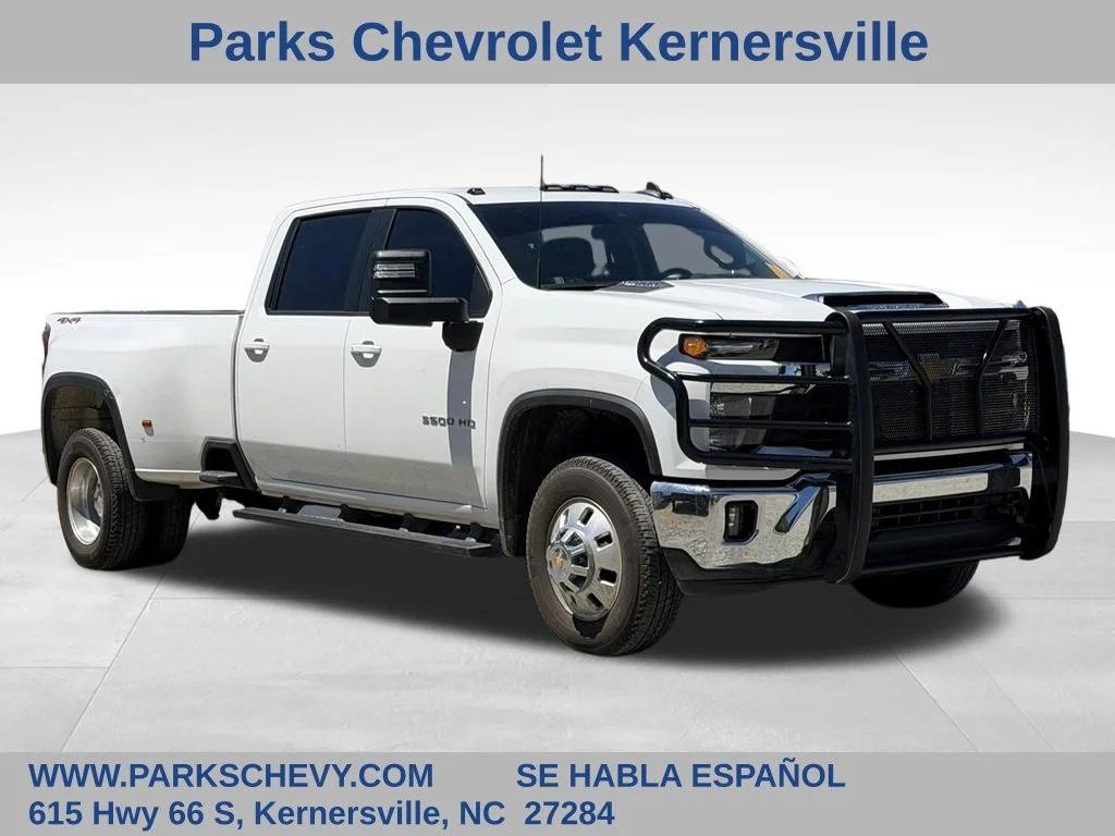 Used 2025 White Chevrolet LT image 1