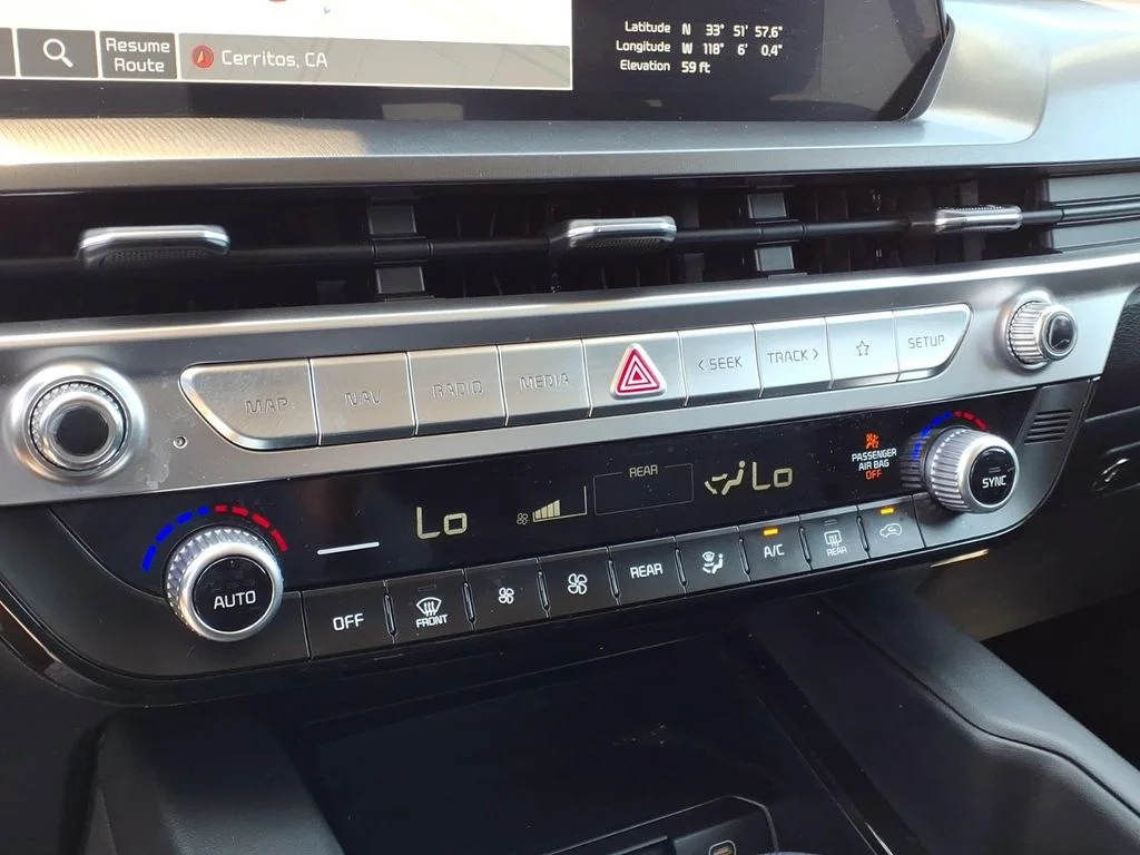 Certified Used 2024 White Kia LX image 18
