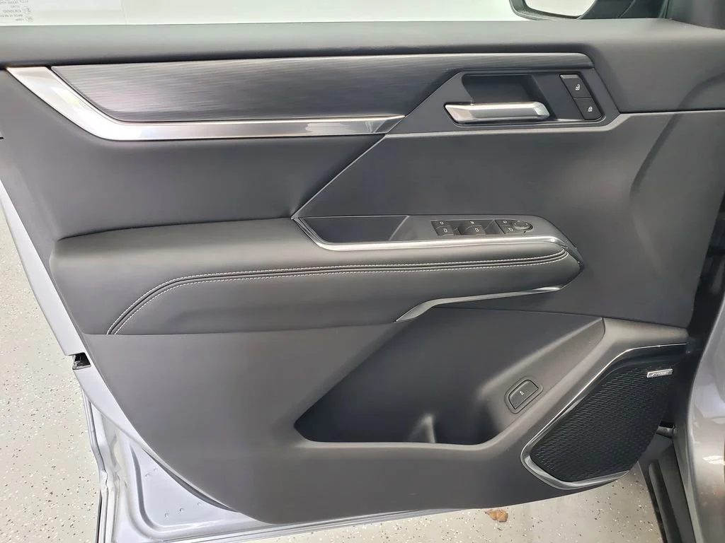 New 2026 Sterling Metallic GMC Elevation image 8