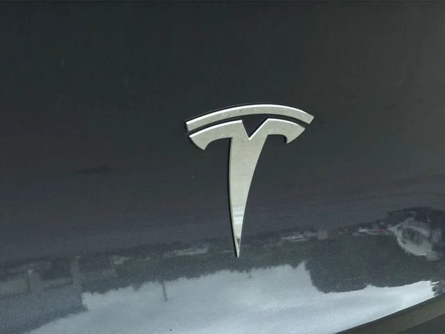 Used 2024  Tesla Long Range image 38