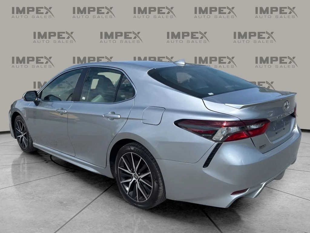 Used 2022 Silver Toyota SE image 3