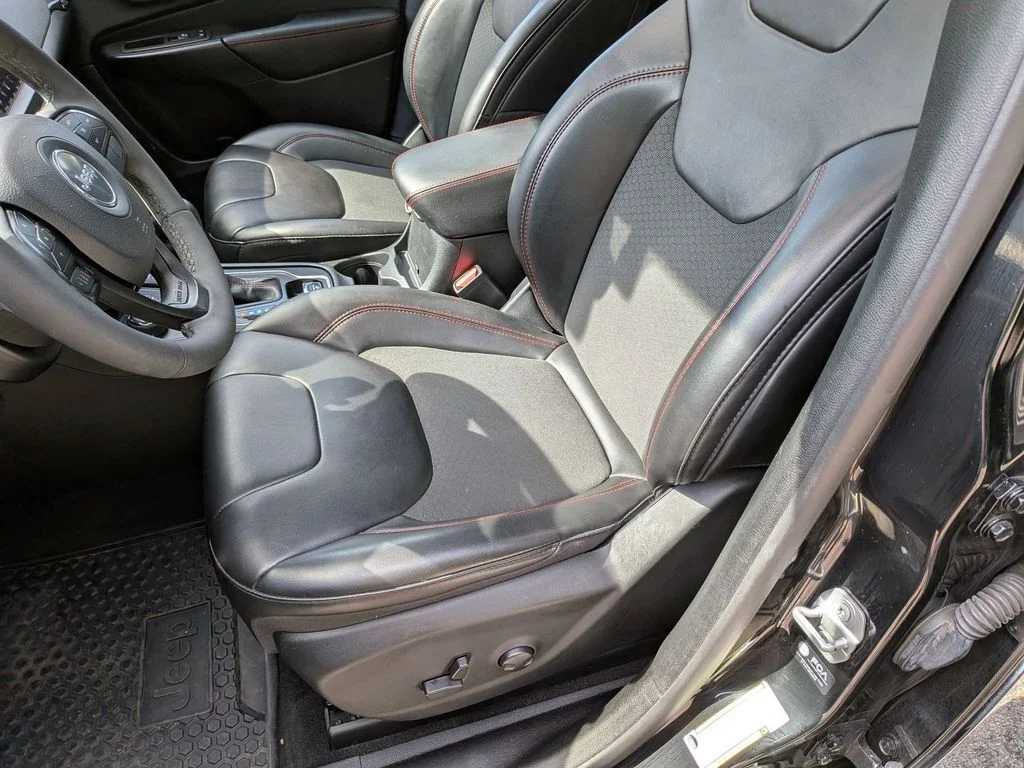 Used 2022 Black Jeep Trailhawk image 24