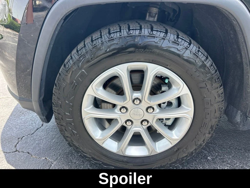Used 2021 Black Jeep Laredo E image 18
