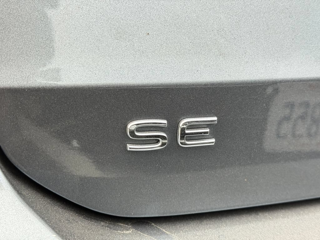 Used 2024 Black Volkswagen SE image 19