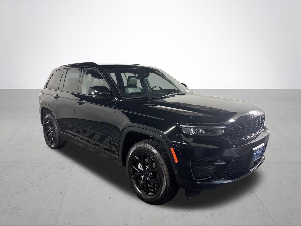 Certified Used 2025 Black Jeep Altitude X image 5