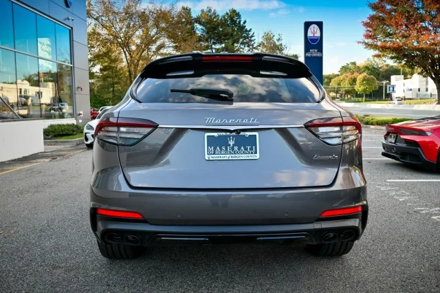 Used 2022 GRAY Maserati Modena image 7