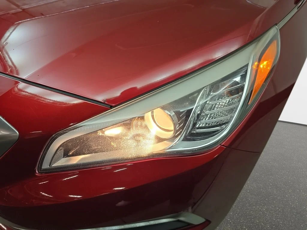 Used 2015 Venetian Red Metallic Hyundai SE image 29