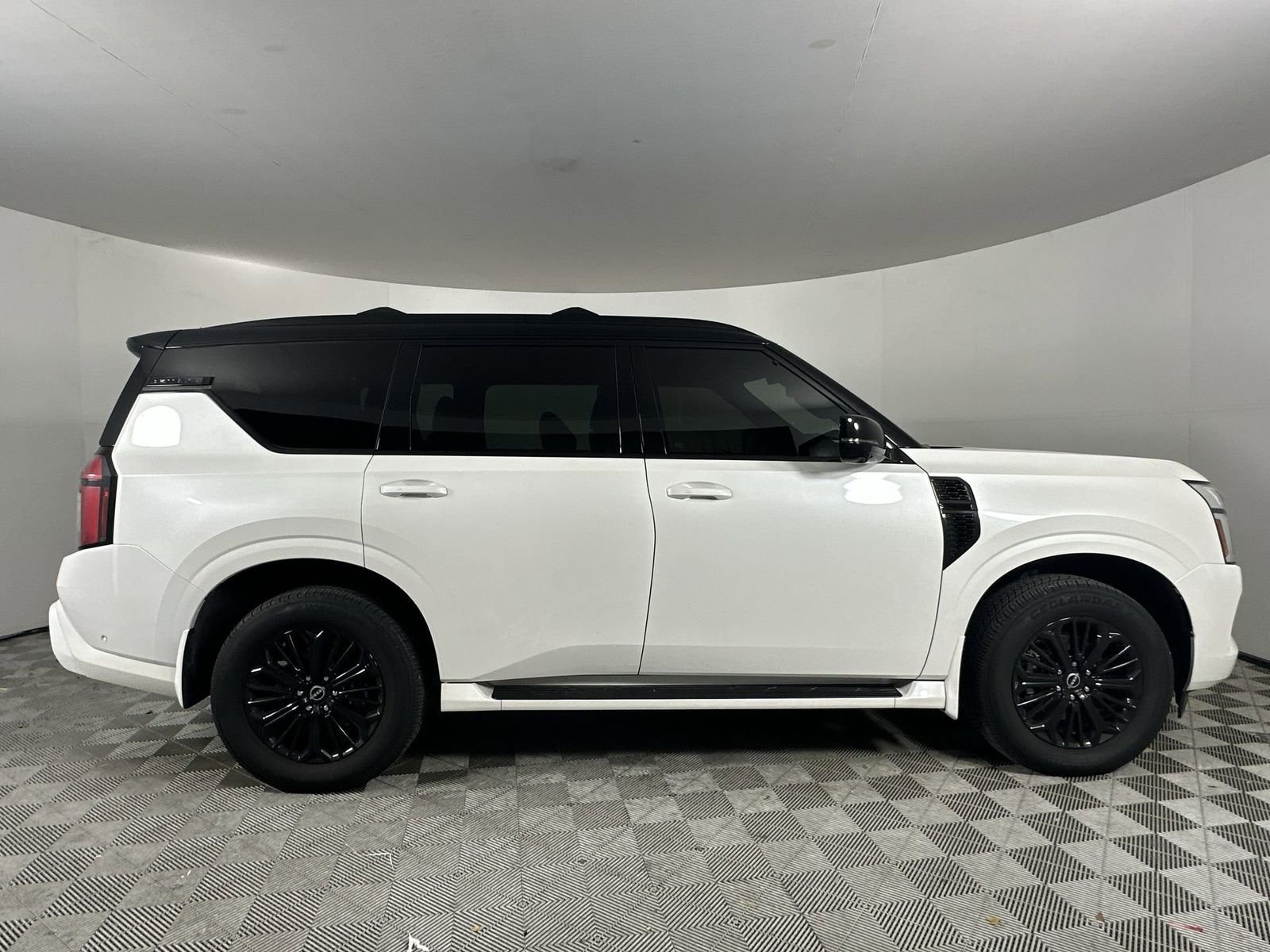 2025 Nissan Armada Platinum - Photo 9