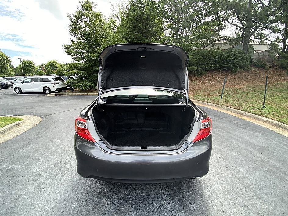 Used 2014 Magnetic Gray Metallic Toyota XLE image 21