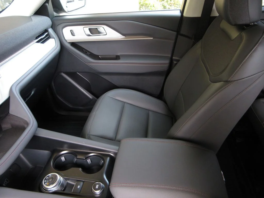 New 2026 Carbonized Gray Metallic Ford Active image 23