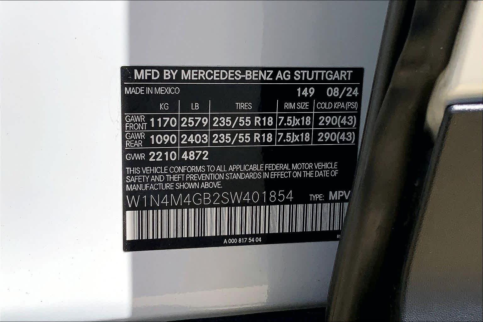 Certified Used 2025 Polar White Mercedes-Benz GLB 250 image 31