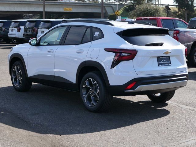 2026 Chevrolet Trax LT - Photo 6