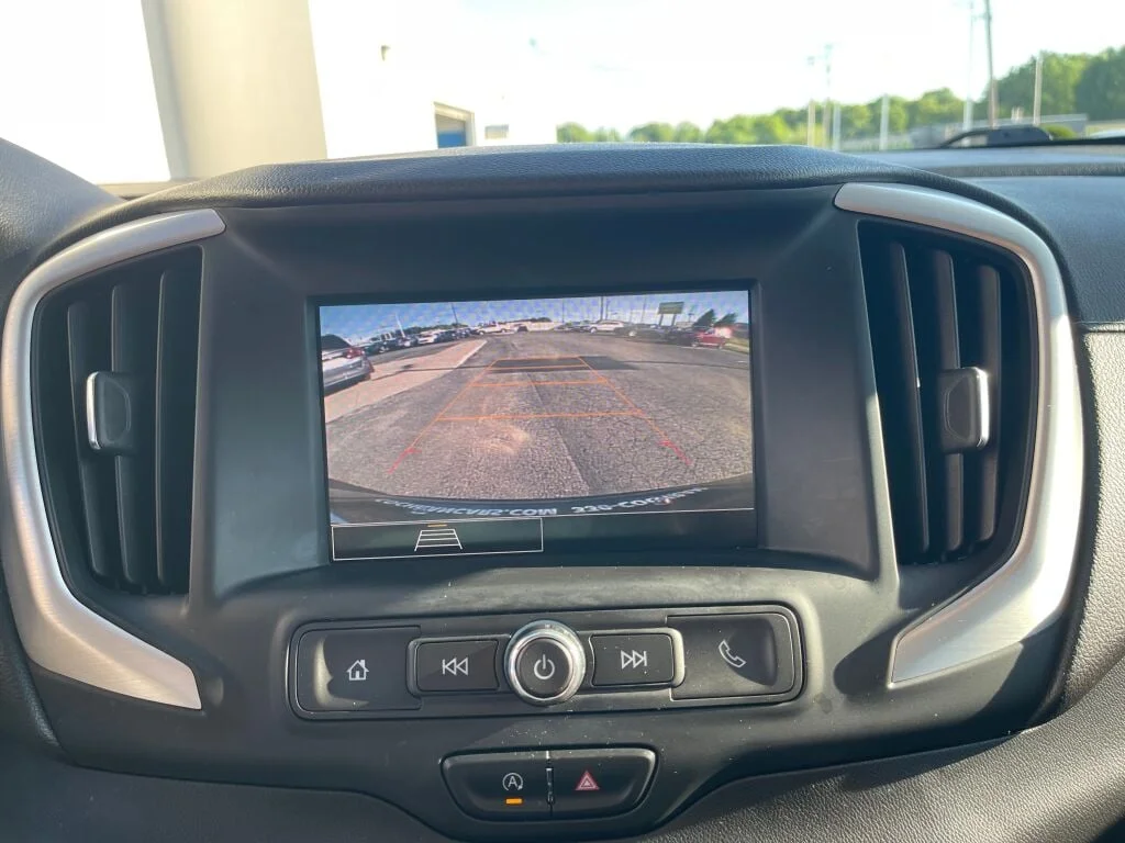 Used 2023 Marine Metallic GMC SLE image 10