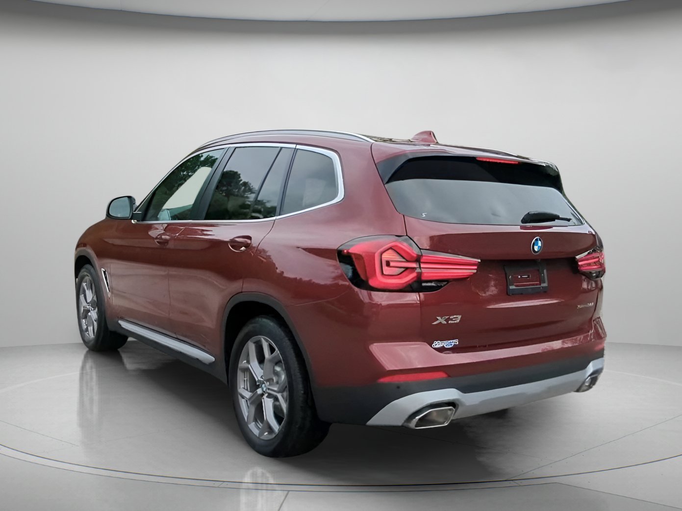 Used 2024 Aventurin Red Metallic BMW sDrive30i image 20