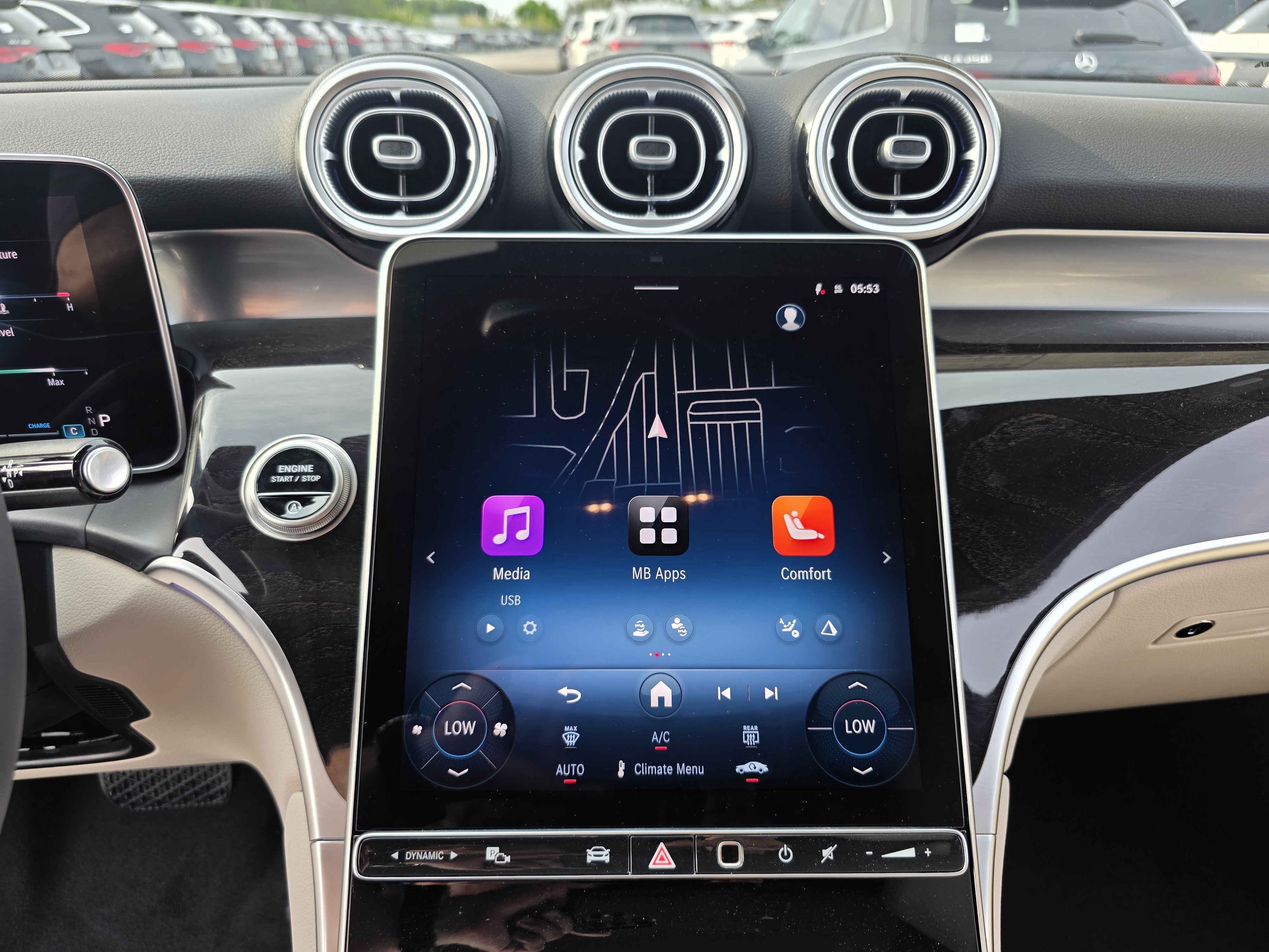 New 2026 Polar White Mercedes-Benz GLC 300 image 26