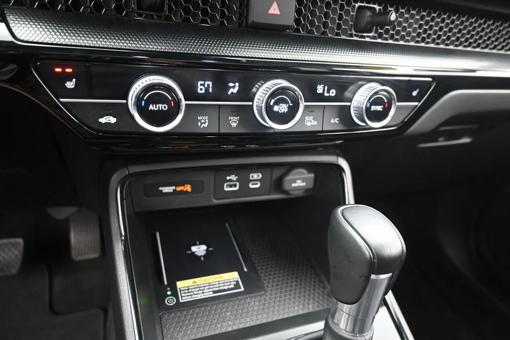Used 2023 Silver Honda EX-L image 23