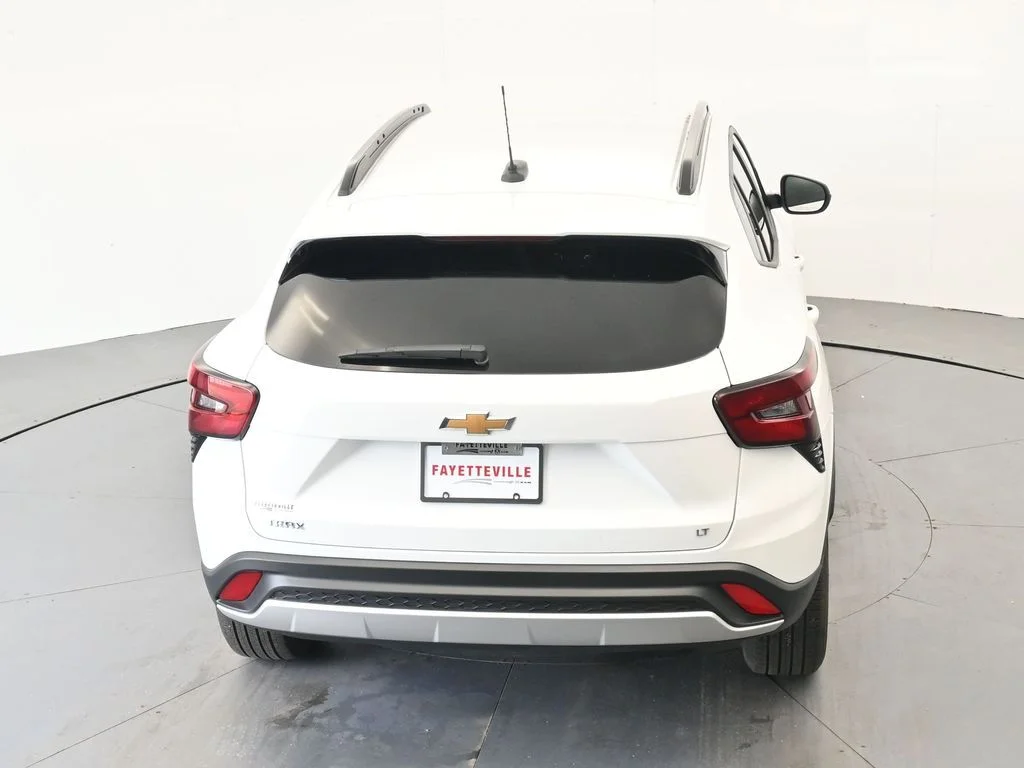Used 2025 Summit White Chevrolet LT image 29