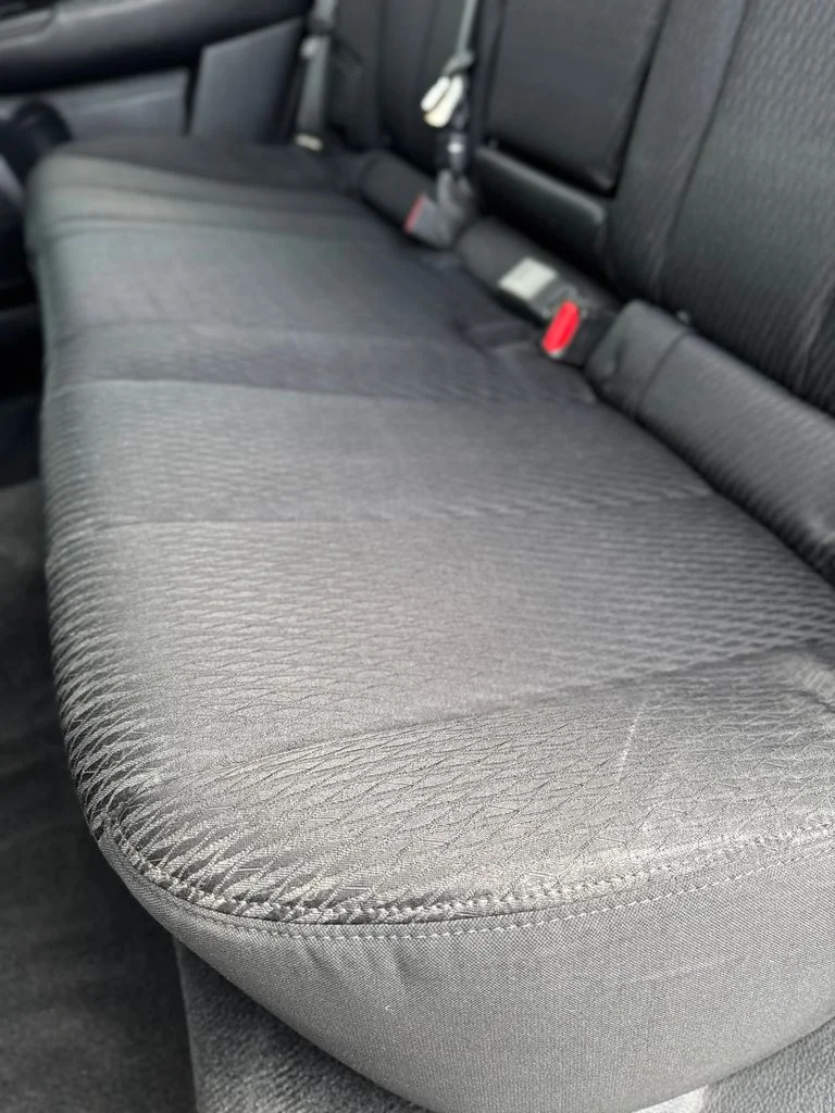 Used 2011 Silver Subaru 2.5i Premium image 32