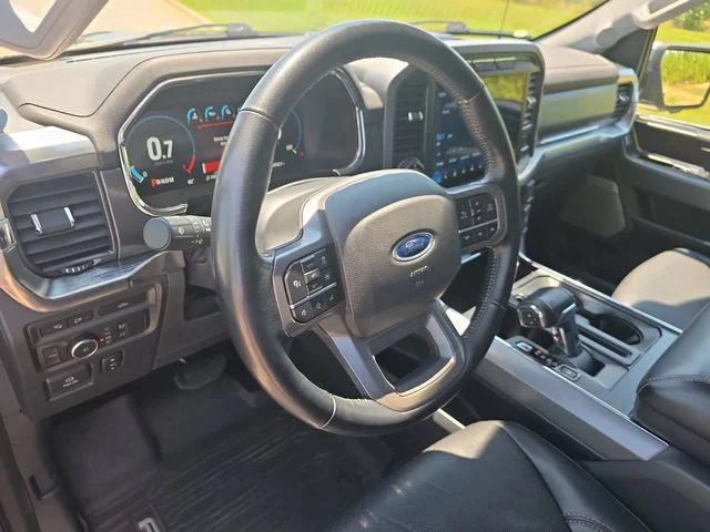 Used 2021 Blue Ford Lariat image 16