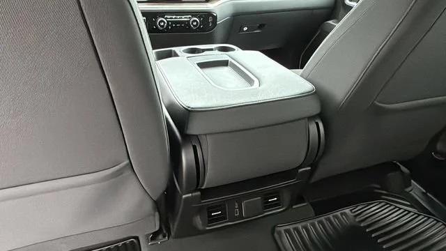 Used 2025 Summit White Chevrolet LT image 21
