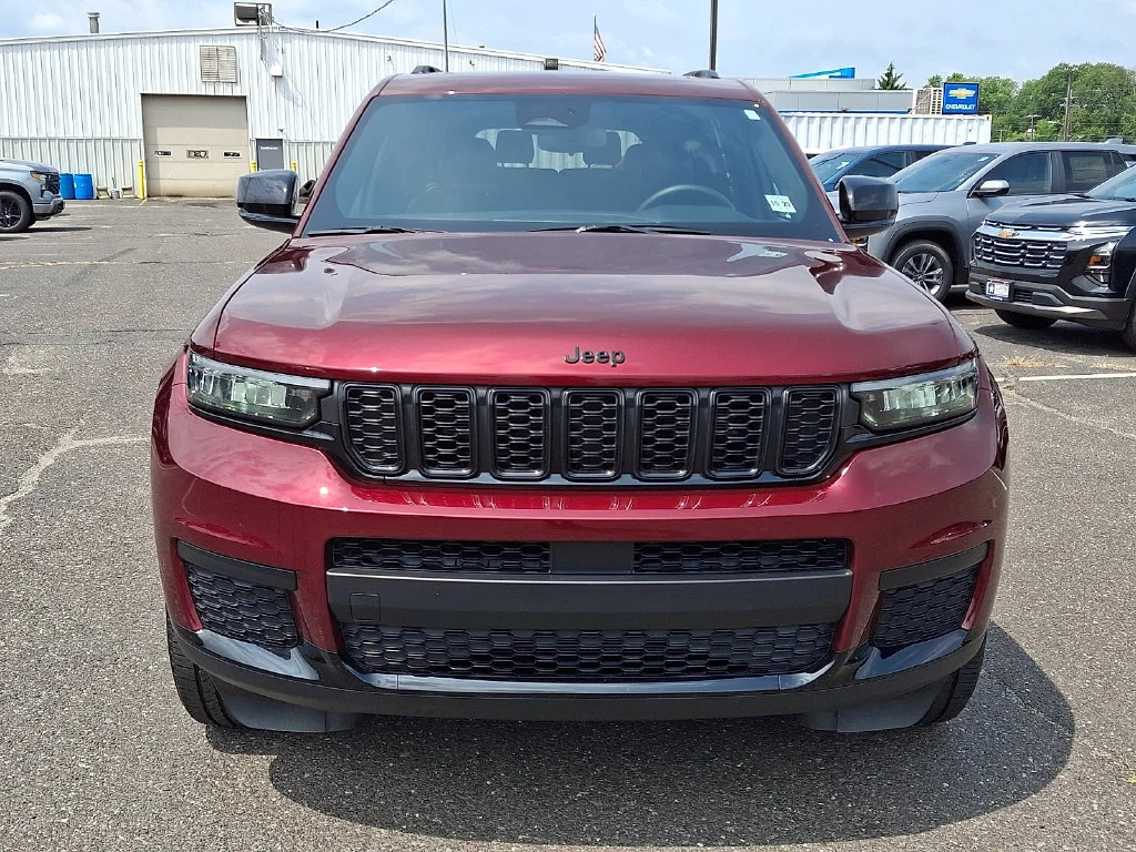 Used 2024 Red Jeep Altitude X 4x4 image 4