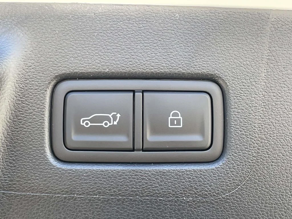 New 2026 White Hyundai SEL image 9