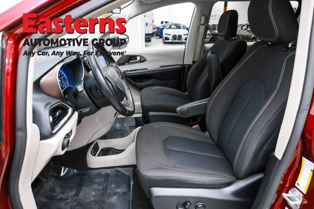 Used 2020 Red Chrysler LX image 14