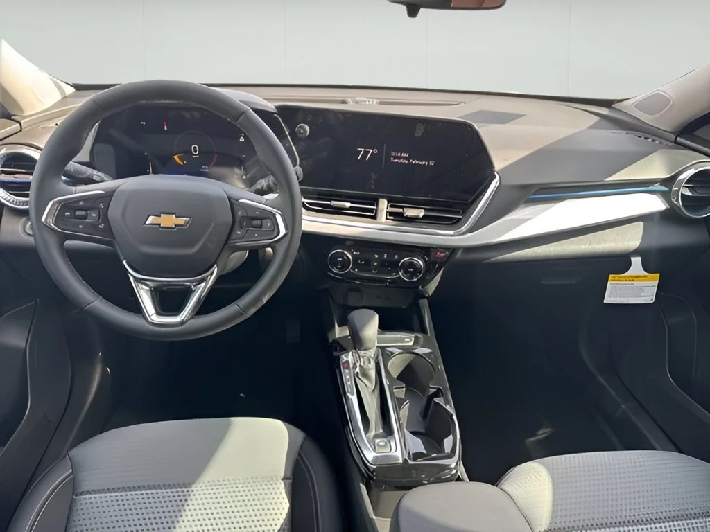 New 2026 Summit White Chevrolet LT image 21